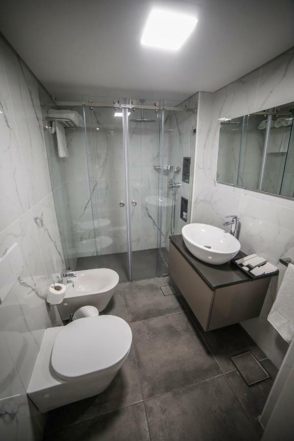 Hotel Rawsheh 51 Beirut Esterno foto